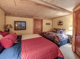 Outstanding Cozy Cabin at Texas Y'all
