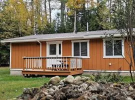 Beautiful Cozy Cabin with Hot Tub and Fire Pit near Haverhill, New Hampshire