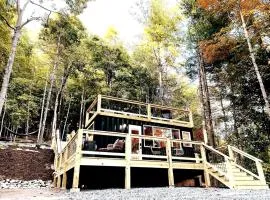 Tiny Luxe Living: Todd, NC Retreat with Hot Tub and Breathtaking Deck Views