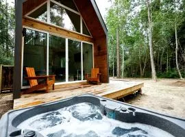 Luxury Cabin with Private Hot Tub - Cueta, Montgomery, TX
