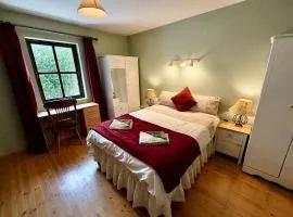 Simple 2-Room Guest Space in County Kerry