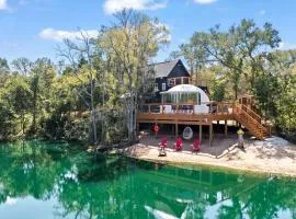 Outstanding Luxurious Dome with Mini Golf, Outdoor Bath, Sauna and Lake Views in Elgin, Texas