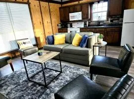 Cozy Waterfront Cabin with Boat Ramp on Lake Fork, Perfect for Fishing Enthusiasts near Quitman, Mississippi