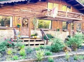Celebrate Love: Pet-Friendly Romantic Log Cabin in Lisbon, NH