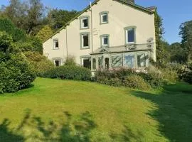 Forest How Guest House