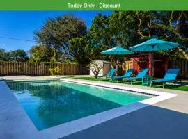 Relax & Fun Hollywood Private Pool | Arcade Game