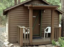 Cozy Studio Cabin in the Heart of Christopher Creek, Perfect for an Arizona Getaway in Nature