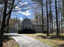 Equipped Cottage Ideal for Groups in Milo, New York