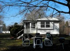 Secluded Cottage Rental on Lovely Lake near Rochester, New York