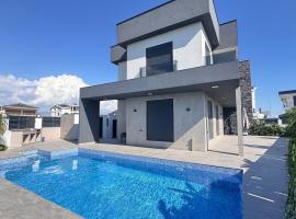 Villa for 8 People with Private Pool in Manavgat Sorgun, hotell Sides
