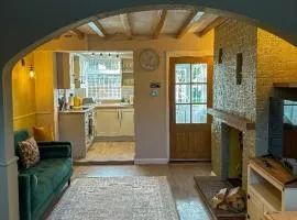 Foresters Cottage, Cosy FamilyComfort and LogFire