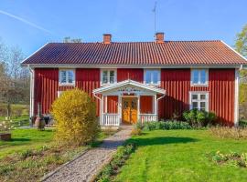 4 Bedroom Stunning Home In Lammhult, hotell i Lammhult