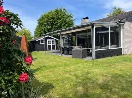 Bungalow near beach with large private garden