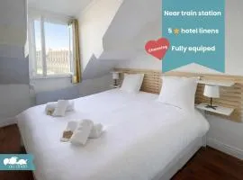 Studio Cosy Vue sur le Château- Gare RER A à 1 min