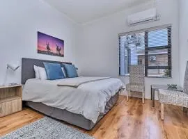 3 Kiaat Suites