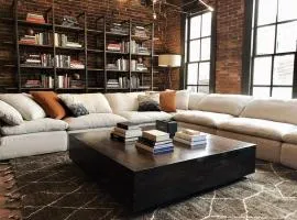 The Library-Penthouse condo w pool table lounge