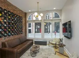 The Record Room -steps to Broadway & Printers Alley