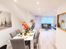 Daisy Lodge - Spacious Two Bed Flat - Parking, Netflix, WIFI - Close to Blenheim Palace & Oxford - F1