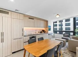 Prime Downtown Miami Stay w Pool and Gym