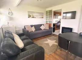 California Sands 2 bedroom chalet - sleeps 4 - nr to Great Yarmouth & Norfolk Broads