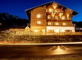 alpen select lodge Kleinwalsertal、リーツラーンのシャレー