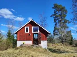 Spacious loft with wood-burning stove, quiet and rural location