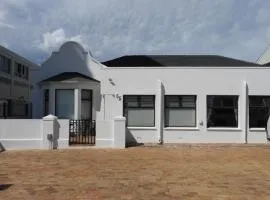 Comfortable Beachfront House Western Cape