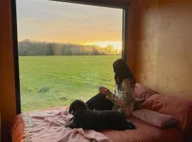 Secluded cabin with sunset views, Kent AONB