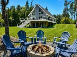 New 2023 Waterfront Home near Acadia with Hot Tub