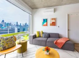 4BR Modern Urban Escape Walk to Zoo Lakefront & Red Line