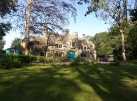 The Lady Rothschild Stables