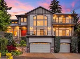 Luxury Family Estate Near PDX, Theater, Sauna & Game Room
