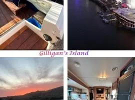 Gilligan's Island Fishing Jetski Shipwreck Oasis