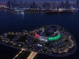 Luxury master rooms with lake views near Dubai