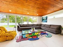 Modern Family Home Near Wynwood - Sleeps 10