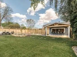 Bourbon Festival Block from Downtown Sleeps 13