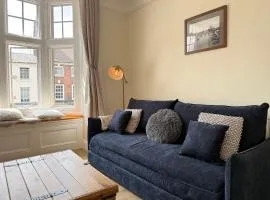 Central Worcester Apartment, Sleeps 4 - Free Private Parking