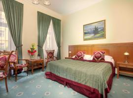 Green Garden Hotel, hotel in Prague