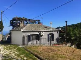 Ξυλοπετρα / Wood & stone house