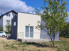 Apartment D&E