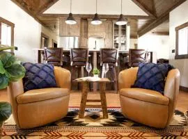 Mountain Ranch - 10min to Yellowstone, Hot tub, Views, AC