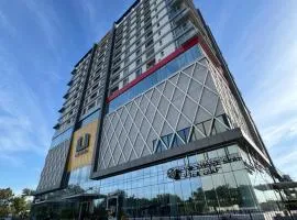 ELANOR DESIGNER Serviced Apartments -Elysium Tower Facing Centaurus Mall Islamabad