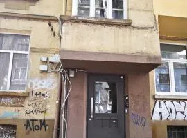 Alice house