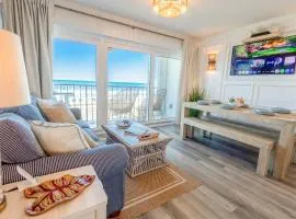 Oceanfront Luxe Condo, Sleeps 7