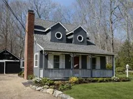 NEW Coastal Cottage 2 Miles to Beach and Lake Access