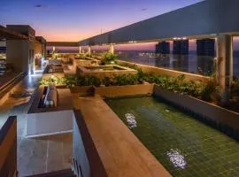 Luxury Loft P12 Vistas al Mar y Sierra Nevada Piscina & Jacuzzi