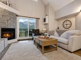 Penthouse with Waterpark Sleeps 8 Spacious Views