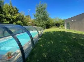 15min Lyon Chambre calme Accès piscine jardin
