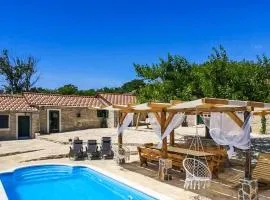 Beautiful Home In Benkovac With Sauna