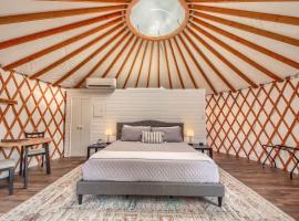 OT 3515B Texas Yurt Haus Buffalo, khách sạn ở New Braunfels